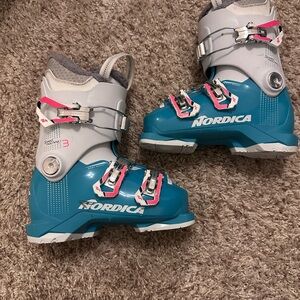 Nordica Kids Ski Boots - Blue and Gray size 19.5
